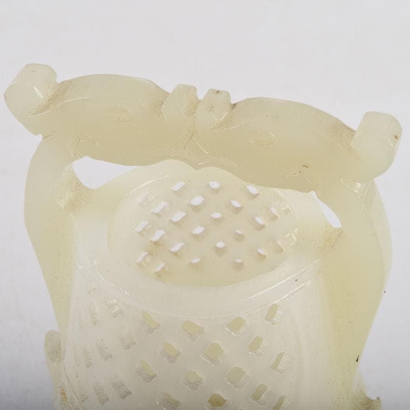 中国　玉石白玉彫刻　神獣刻　飾壷　置物　V　8868