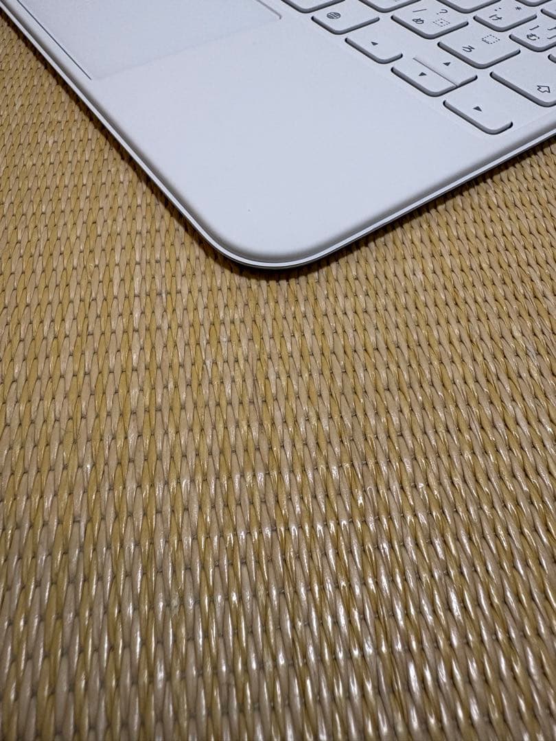 iPad 第10世代 Magic Keyboard Folio 新品近い