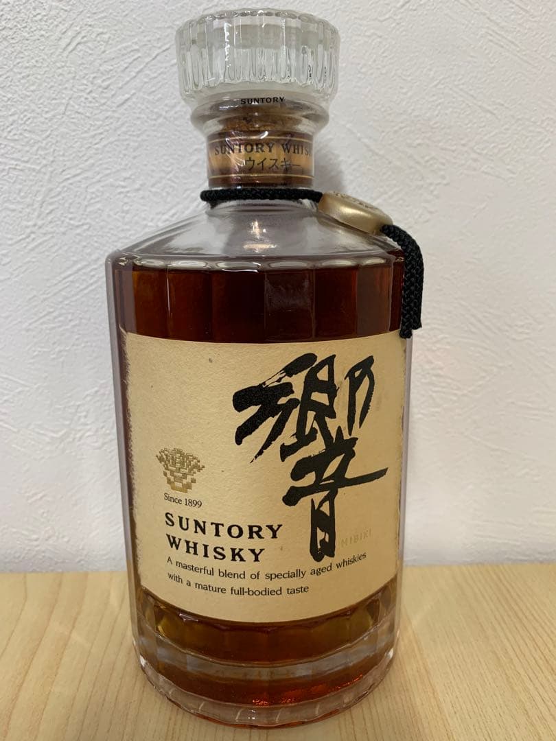 響　サントリー　ウイスキー　旧ラベル　裏黒ラベル