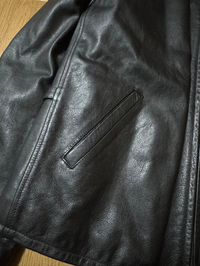 雰囲気抜群 ベネトン 短丈 レザージャケット 内側キルティング ブラック M