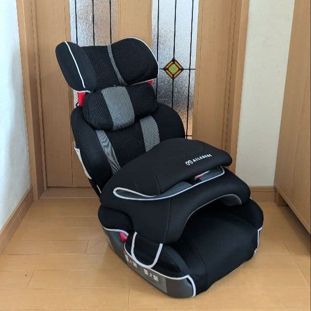 エールベベ サラット3ステップ クワトロEX ジュニアシート ブラック