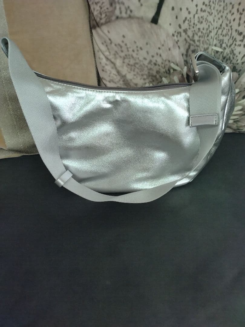 russet　ラシット ソフトレザーラウンドショルダーバッグ