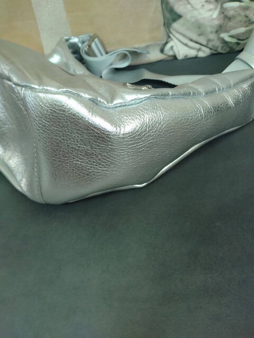 russet　ラシット ソフトレザーラウンドショルダーバッグ