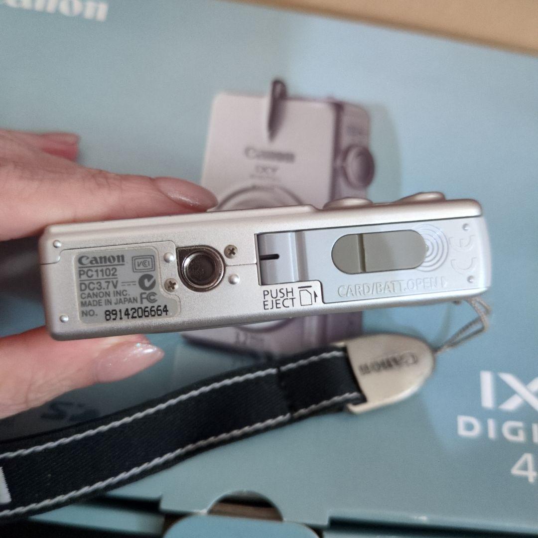 Ｕｓｅｄ　Canon　IXYD40 デジタルカメラ　　3.2メガピクセル