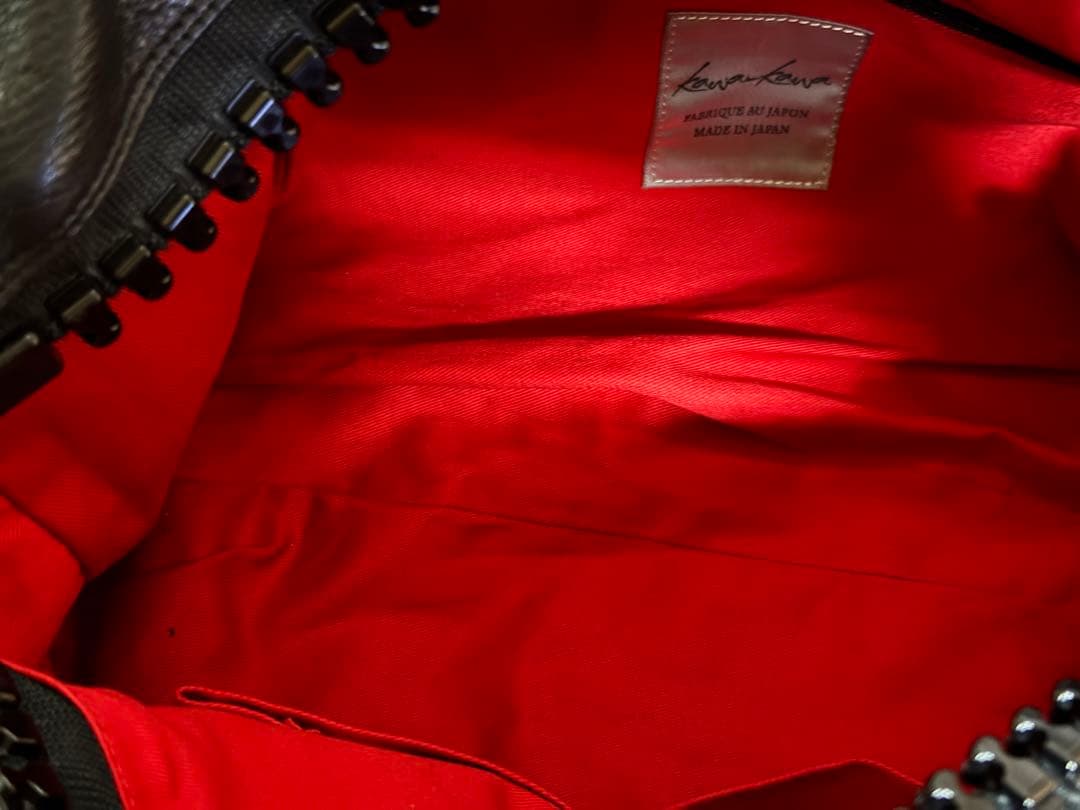 Kawa-Kawaビッグファスナー 本革 A4 斜め掛け ショルダーバッグ 黒