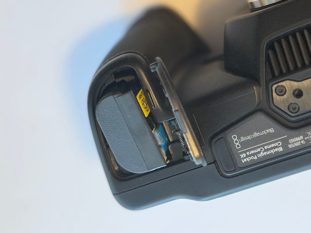 BMPCC 4K 本体 MFT／動作良好 元箱/電源互換LP-E6付 キャップ無