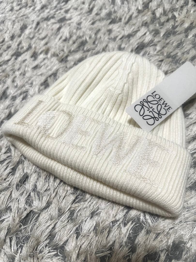 LOEWE ホワイト ニット帽 新品タグ付き