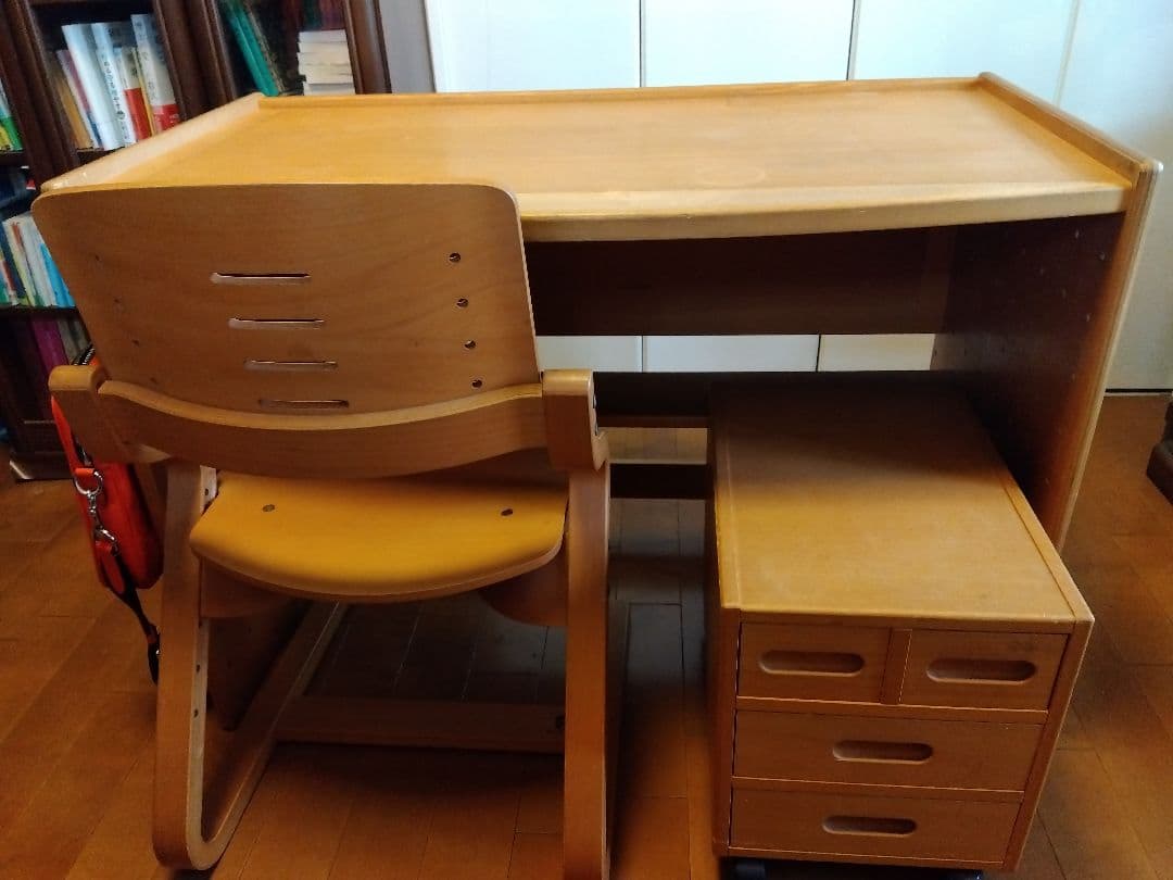 フォルミオの学習机セット