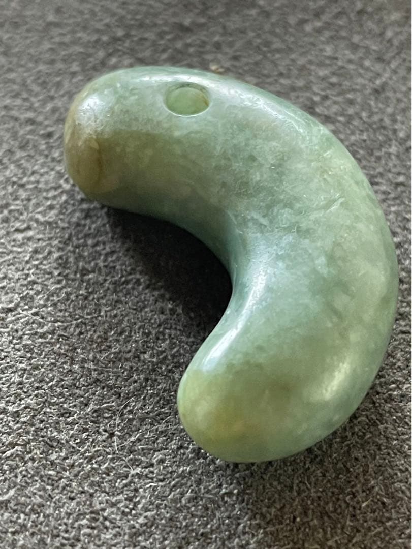 古墳時代の翡翠製勾玉