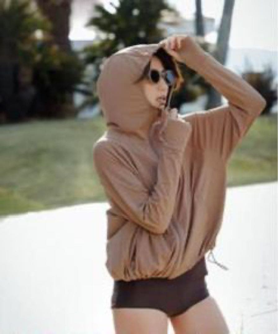 FORME ブラウンフード付きラッシュガード