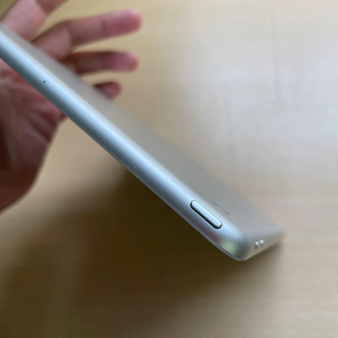 iPad 第6世代　A1893　Wi-Fiモデル　シルバー　32GB #E