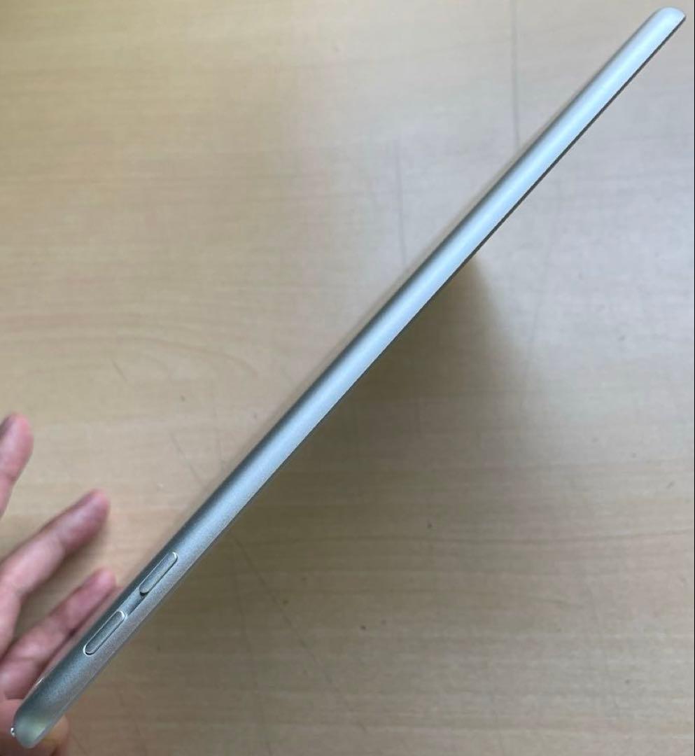 iPad 第6世代　A1893　Wi-Fiモデル　シルバー　32GB #E