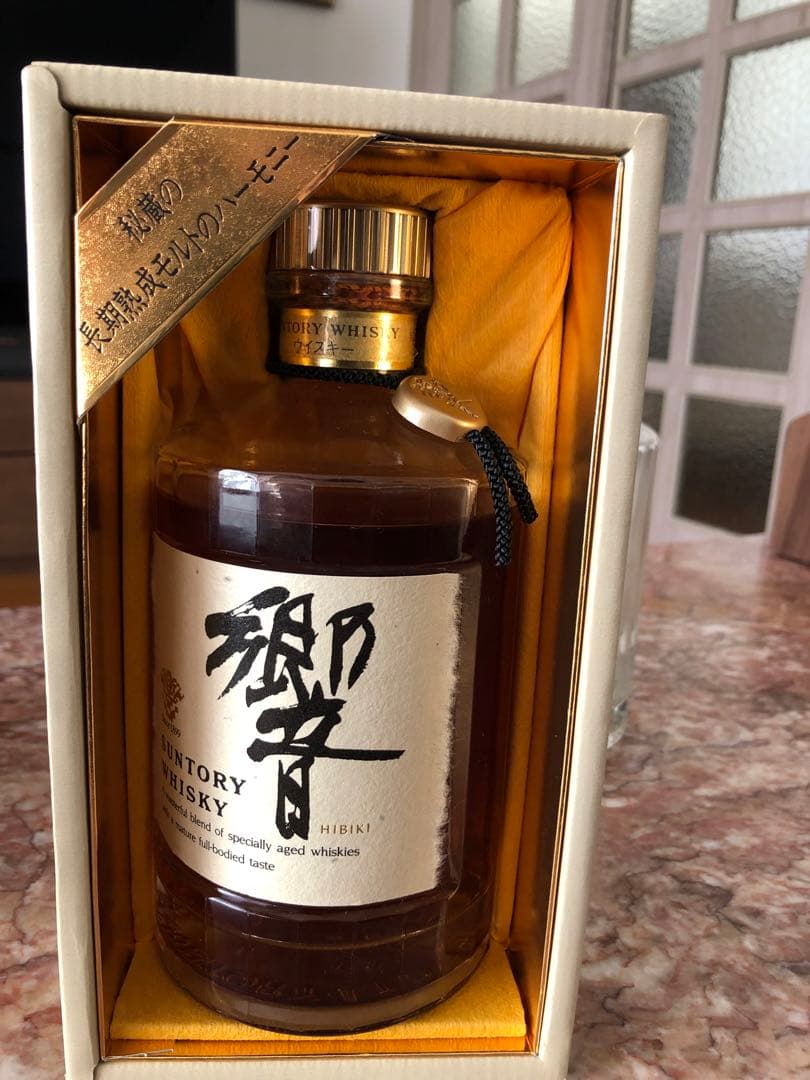 サントリーウイスキー　響17年　旧ボトル　金キャップ➕響17年表記有りの空瓶