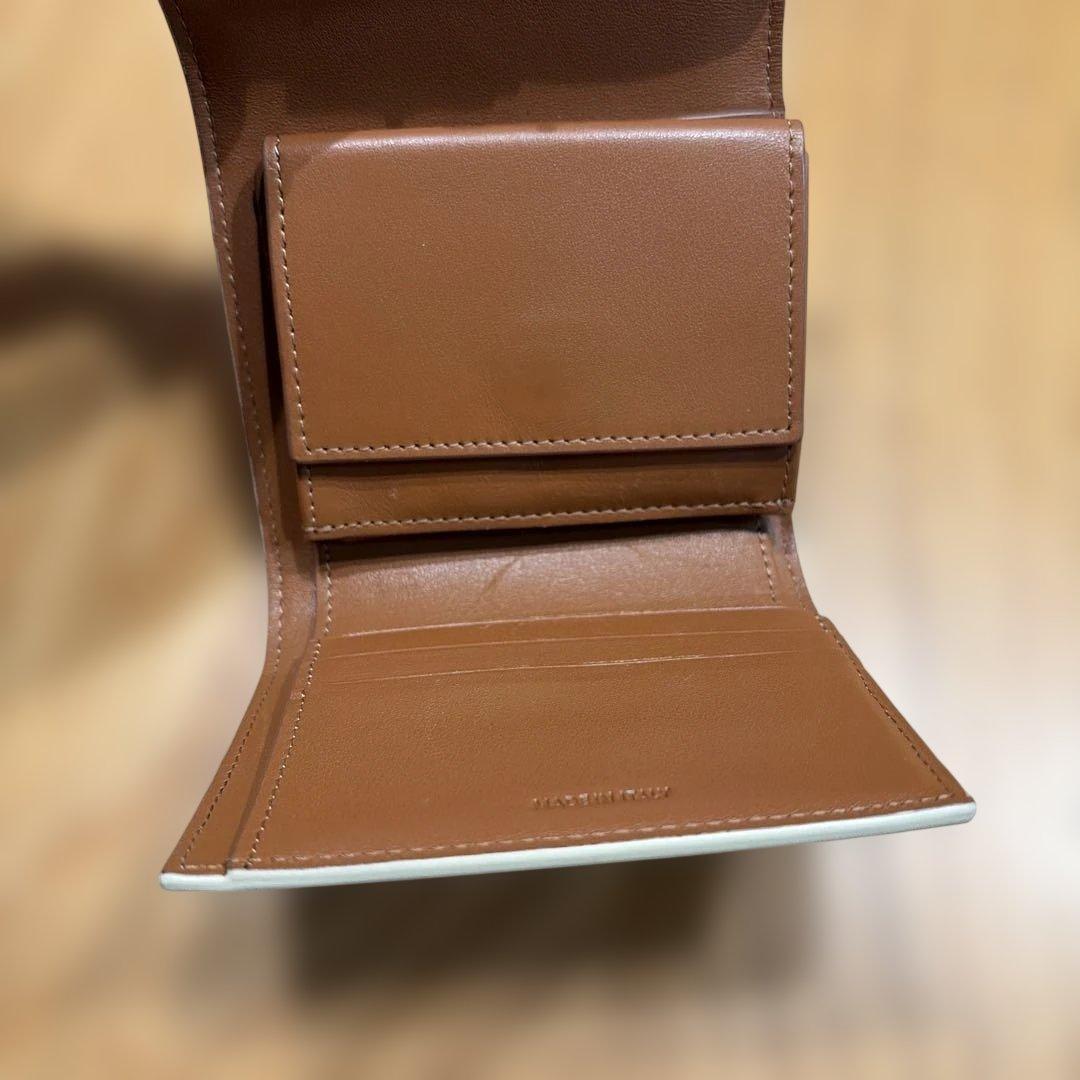 二つ折り財布 アイボリー グリーン ロゴ