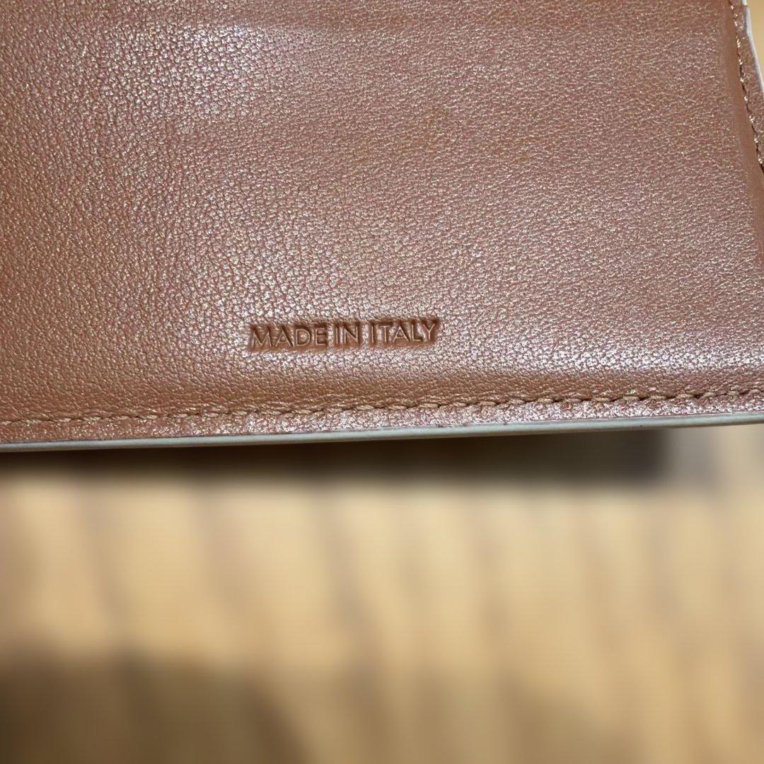 二つ折り財布 アイボリー グリーン ロゴ