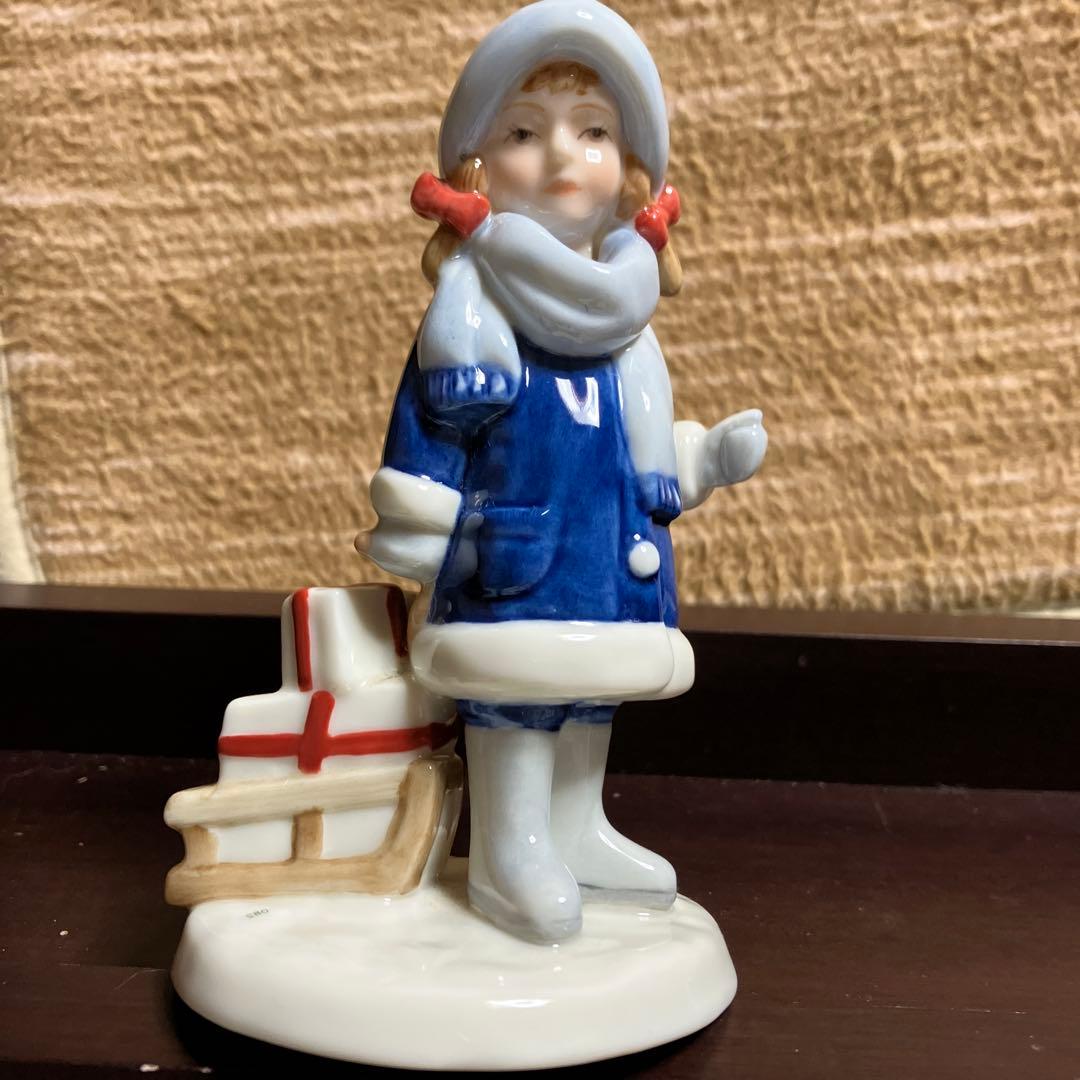 ロイヤルコペンハーゲン　 冬の少女とクリスマスプレゼント