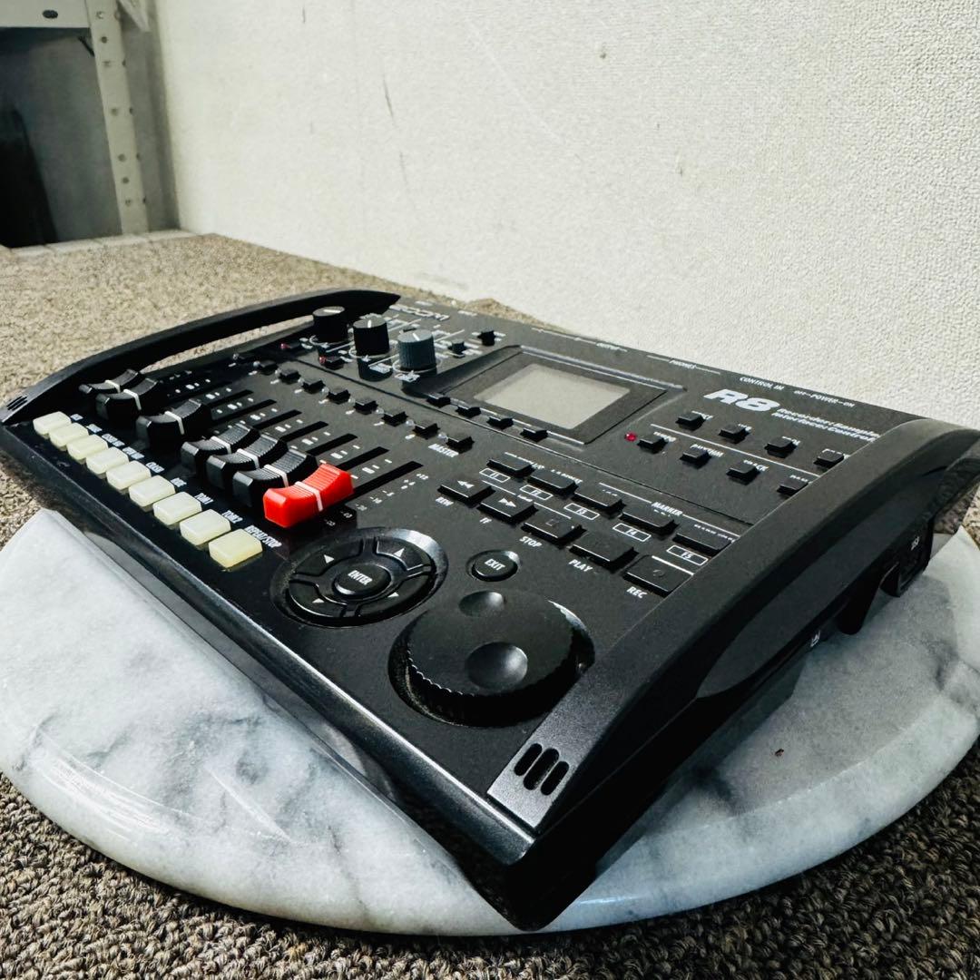 D1早い者勝ち！ZOOM R8マルチトラックレコーダー 8トラック同時再生✨