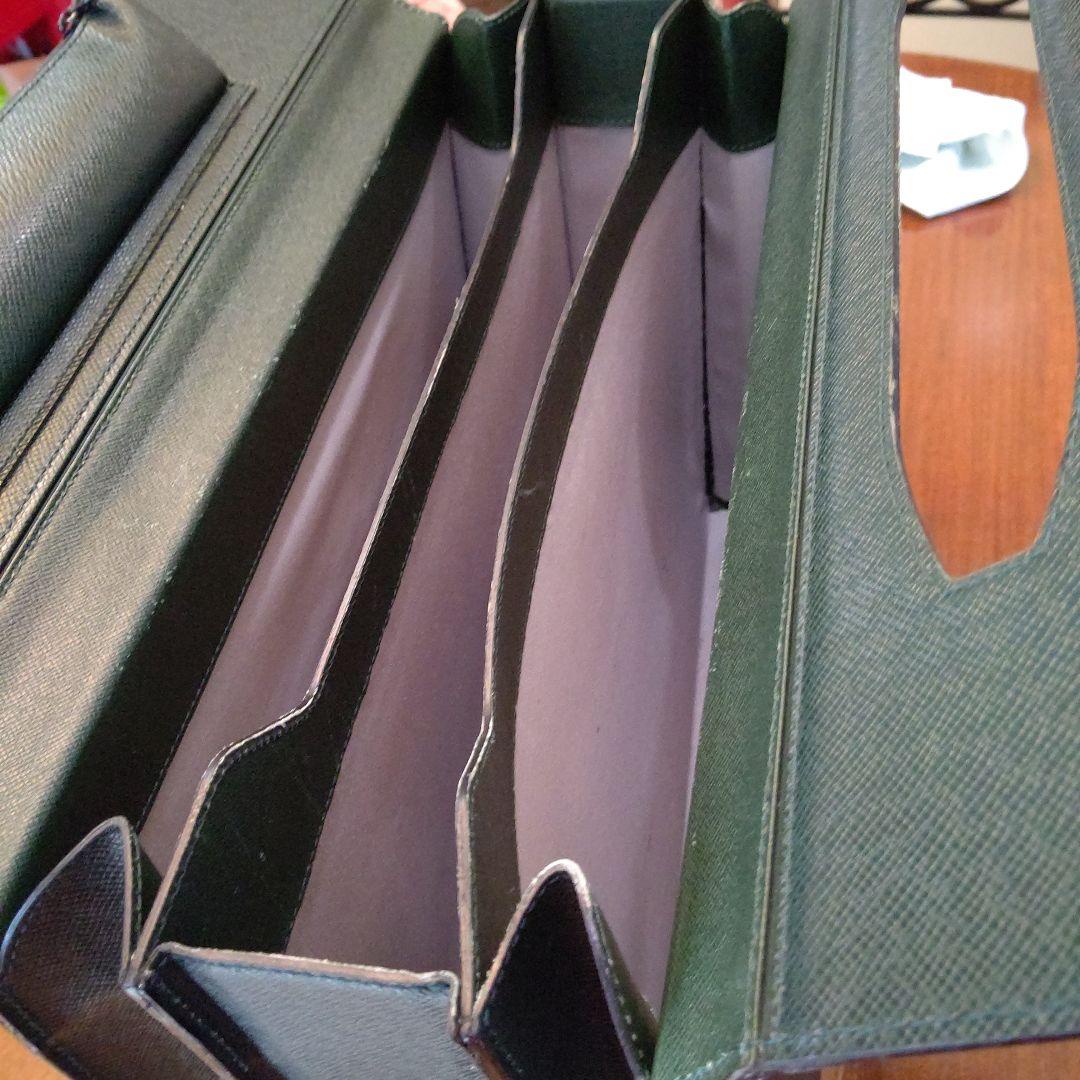 Louis Vuitton エピレザー キャリーケース グリーン