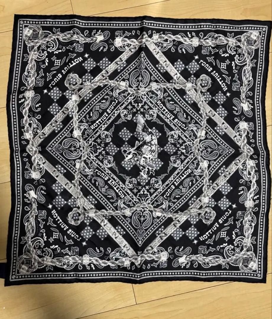 ルイヴィトン　24aw シルク　バンダナ　スカーフ