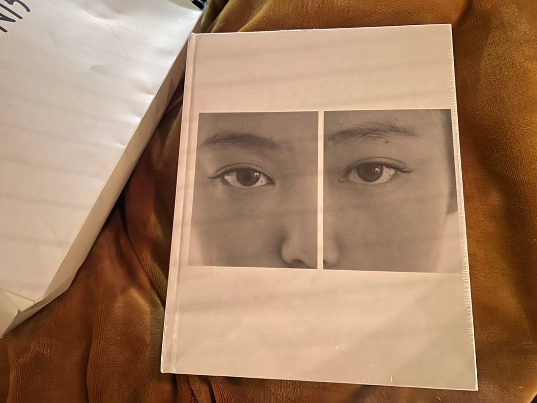 JENNIE 写真展 <J2NNI5> POP UP