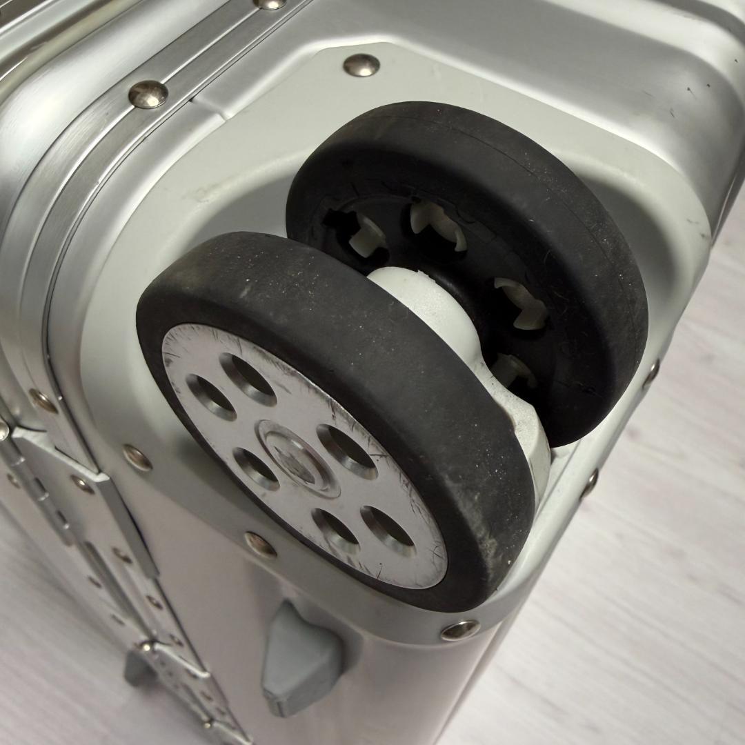 Mercedes-Benz シルバーキャリーケース 65L