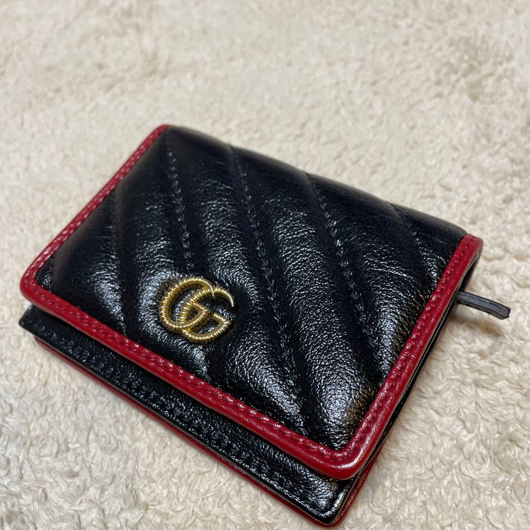 GUCCI GGマーモント 三つ折り財布 黒×赤 レディース
