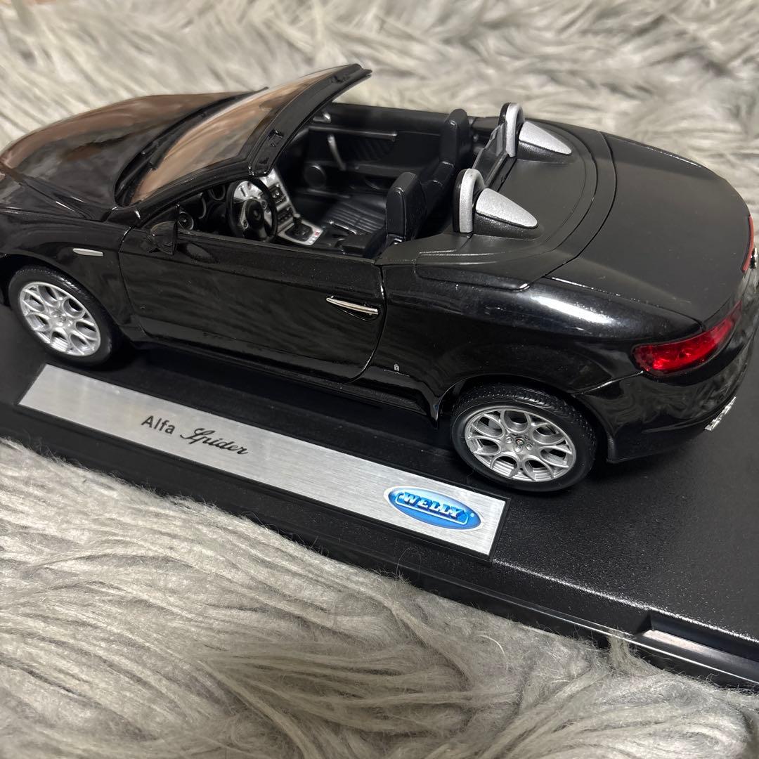 WELLY：☆Alfa Spider アルファロメオ939スパイダー1/18