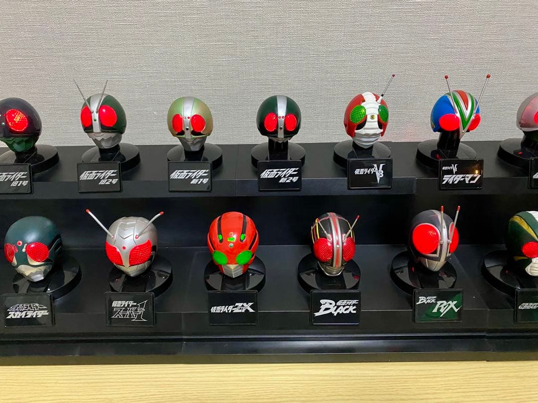 仮面ライダー マスクコレクション プレミアム発光台座ディスプレイ〜序章〜