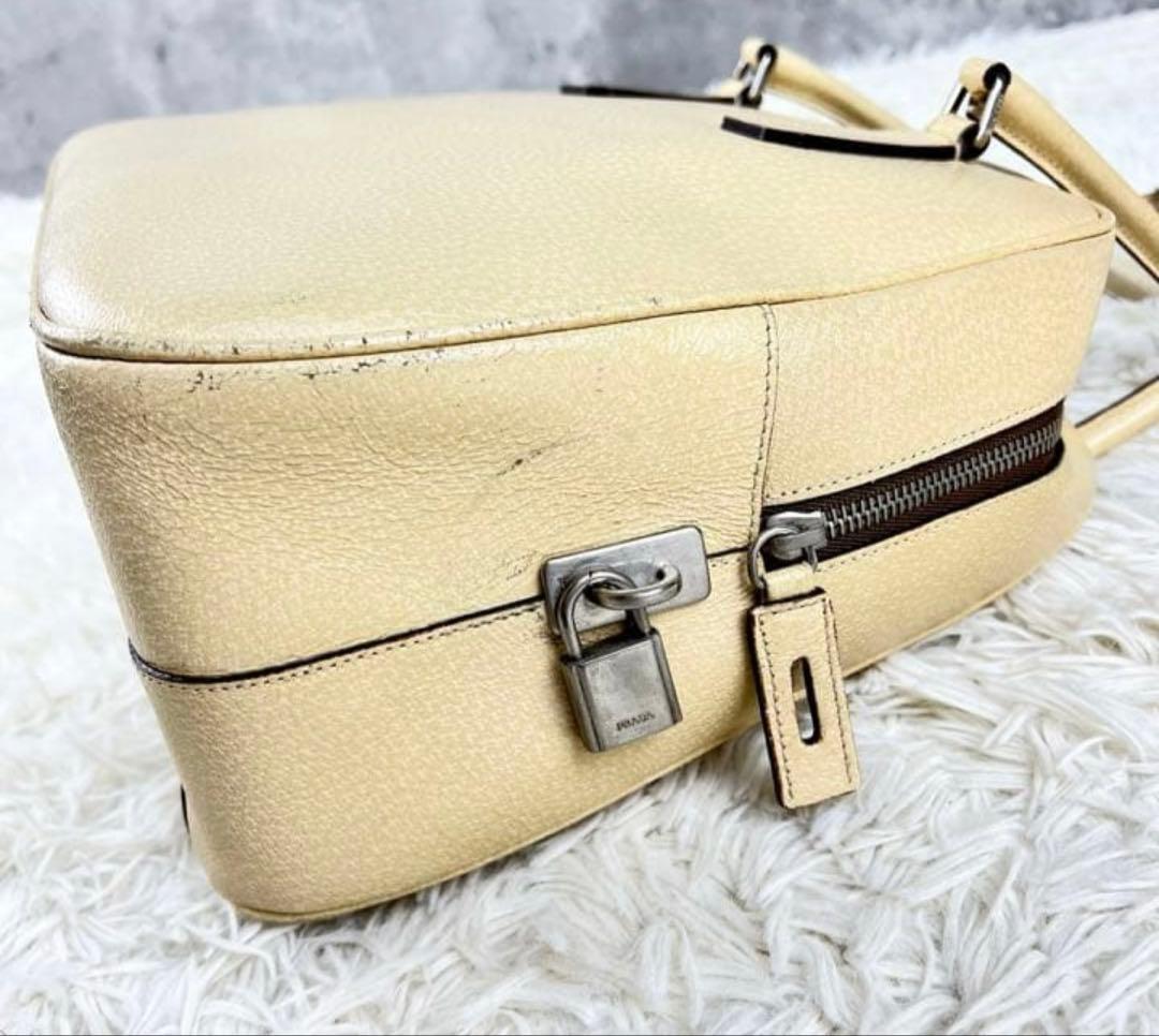 PRADA ベージュ ハンドバッグ