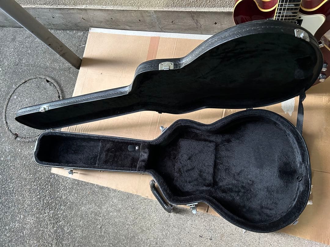 Epiphone Riviera セミアコースティックエレキギター　ハードケース