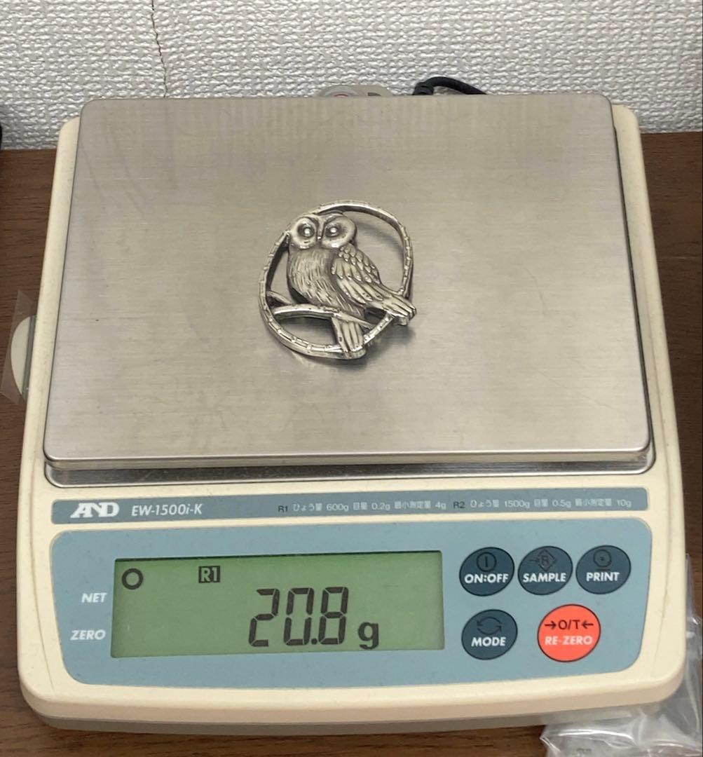 三谷　慎　作　silver製　フクロウブローチ