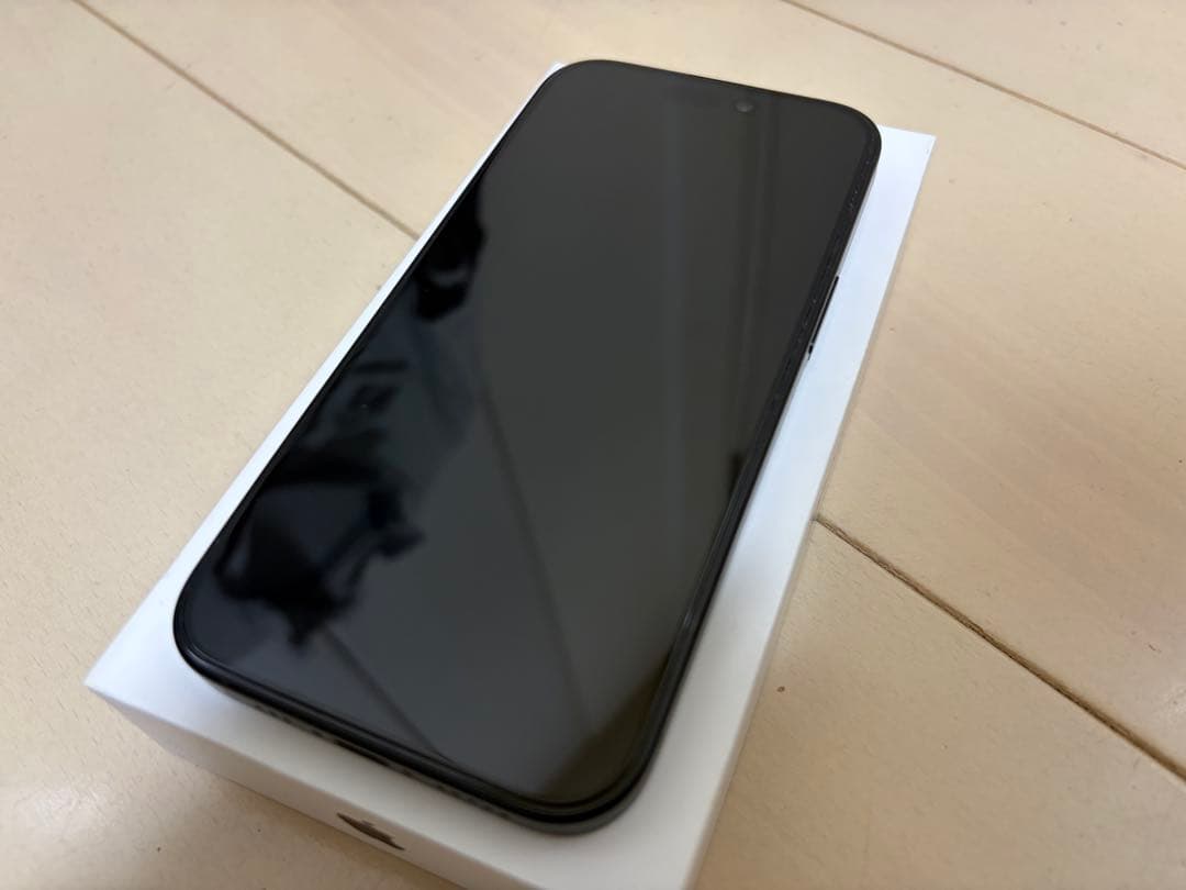 iPhone15 256GB ブラック SIMフリー 美品 完品バッテリー92%