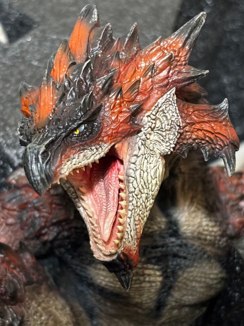 モンスターハンター リオレウス フィギュアクリエイターズモデルと比較あり