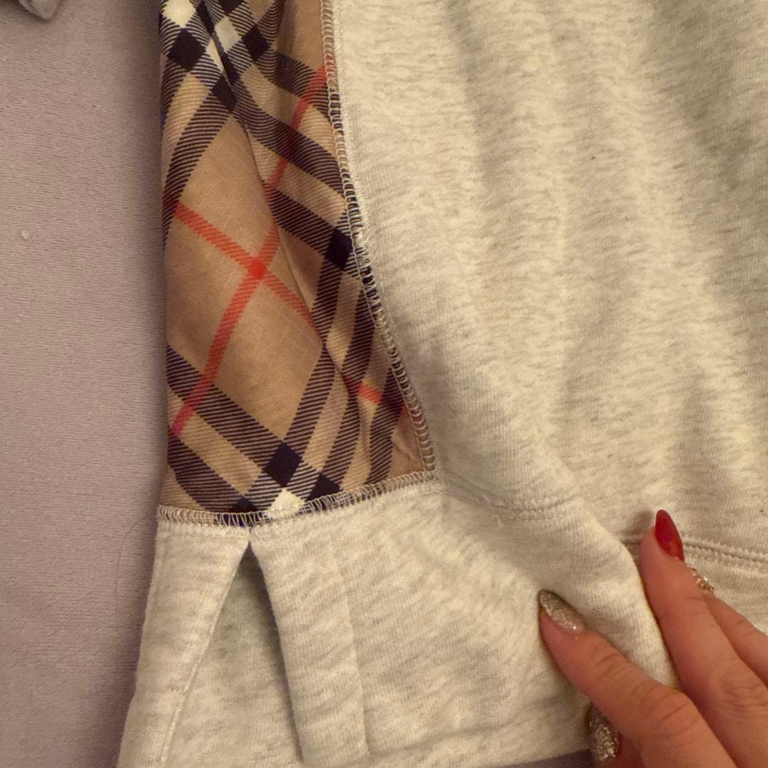 バーバリー　BURBERRY グレー トレーナー　4Y