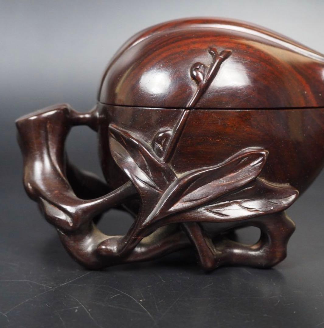 送料無料　時代物　唐木花梨（沈水）透かし彫り桃形蓋物　美品