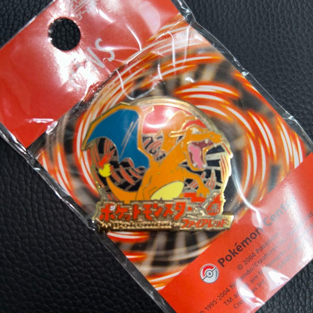 ポケモン　ピンズ　リザードン　ポケモンセンター　激レア！