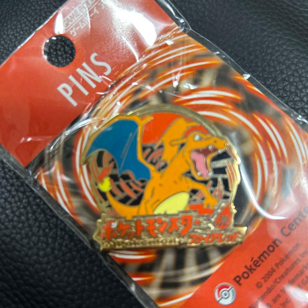 ポケモン　ピンズ　リザードン　ポケモンセンター　激レア！