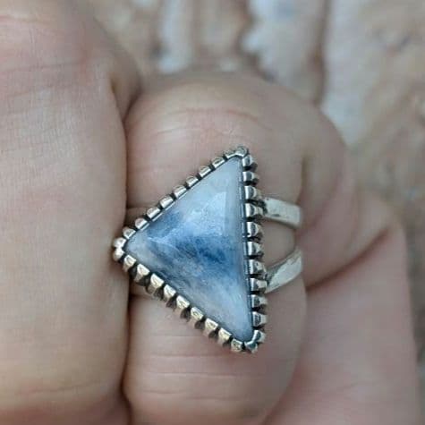 ハンドメイドの入りコン沢翡翠リング　コン沢リング　一点物