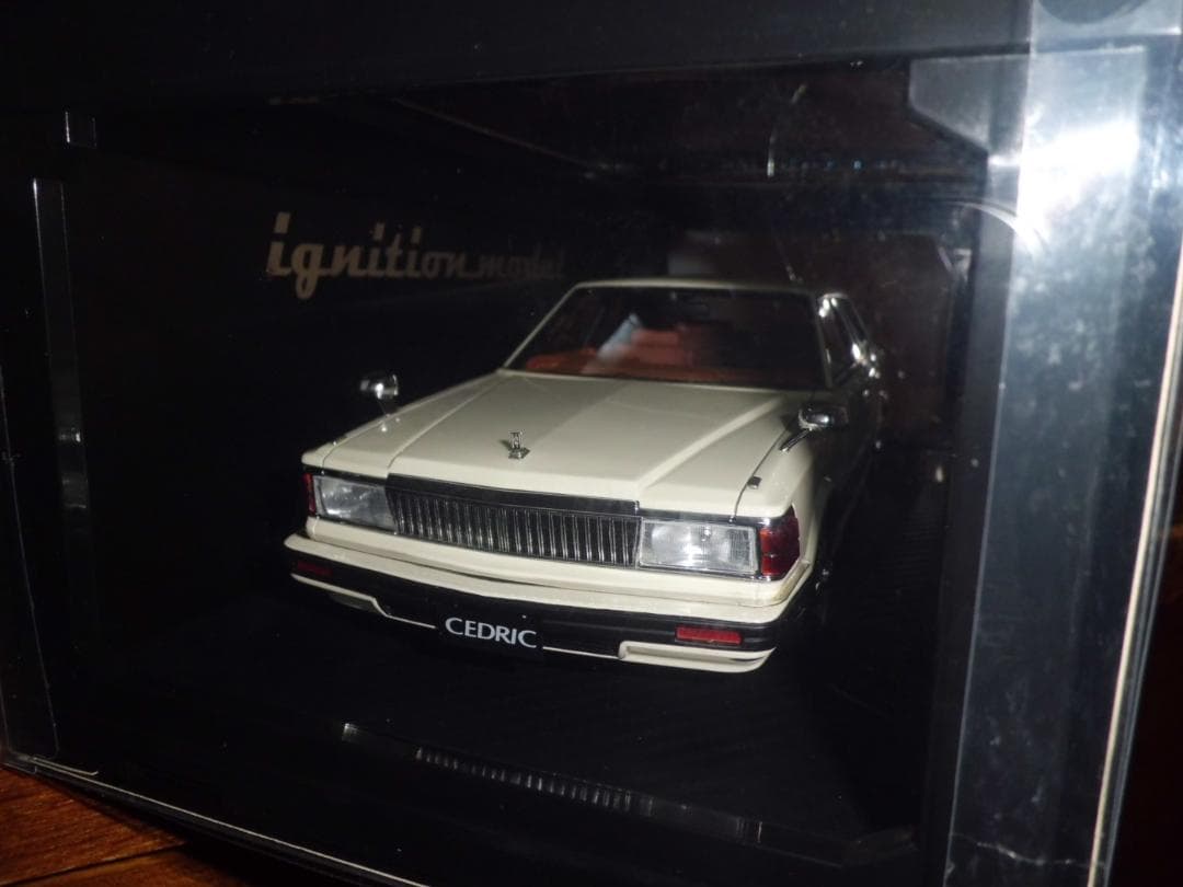 【現状品】1/18 イグニッションモデル セドリック P430 4ドアHT