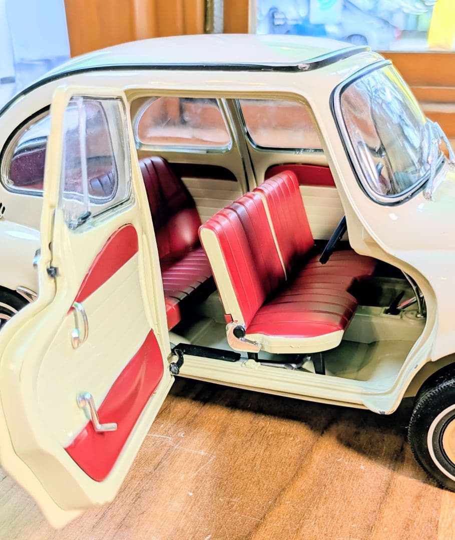 最西端の猫ちゃん　エプロSubaru 360　1/12スケール❤️1822