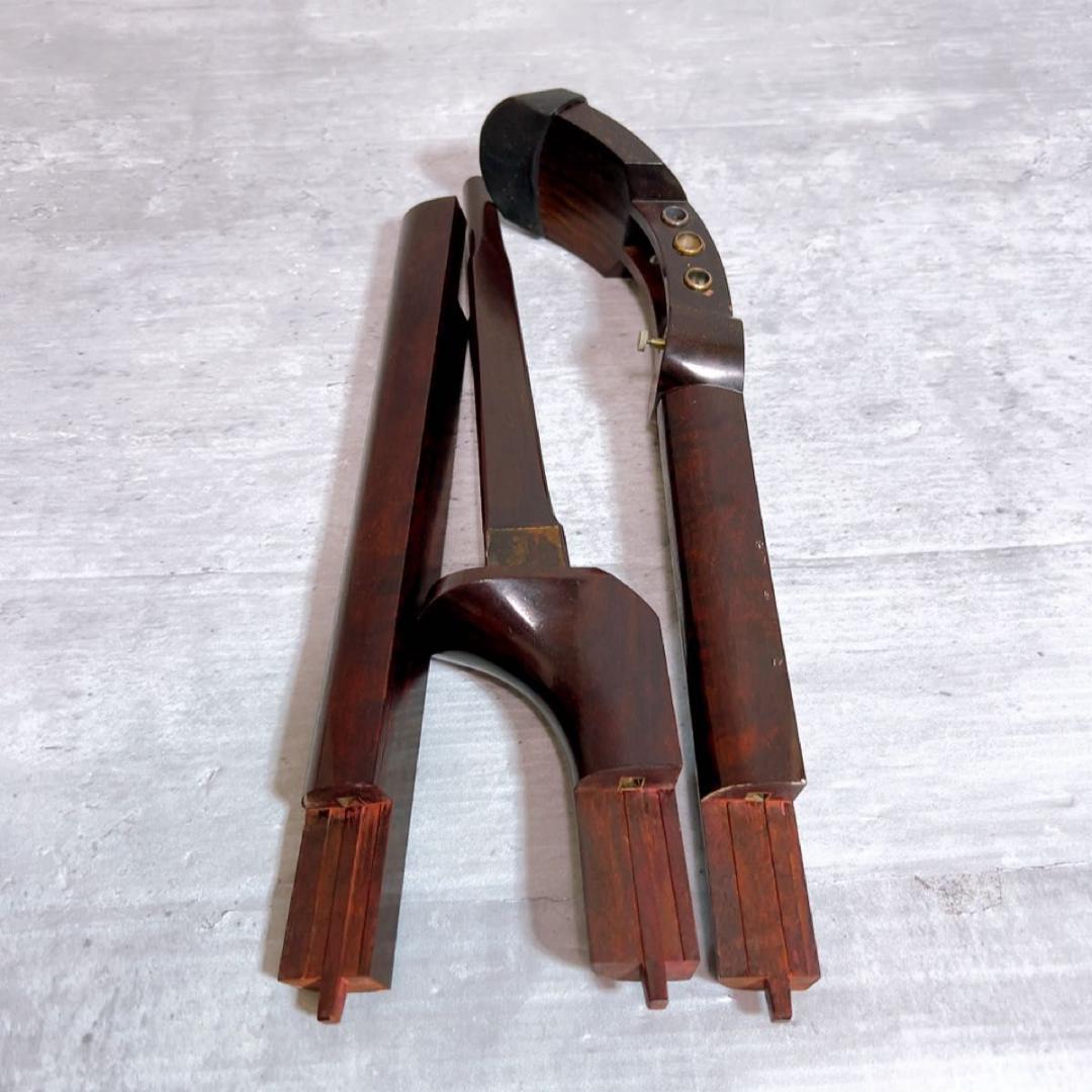 高級三味線　K9刻印入り　細棹　紅木　トチ　金細　二本溝　子持ち綾杉胴　東さわり