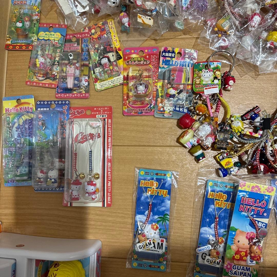 ご当地キティ　約400個