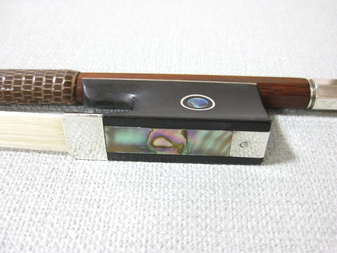 【上質ノースタンプ】 フェルナンブコ・ 銀黒檀 バイオリン弓 4/4