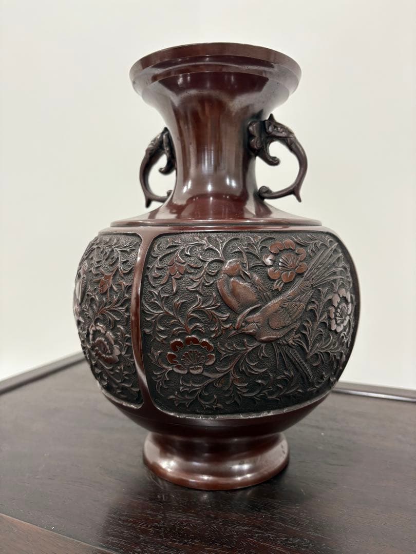 銅製 浮彫り花鳥花瓶