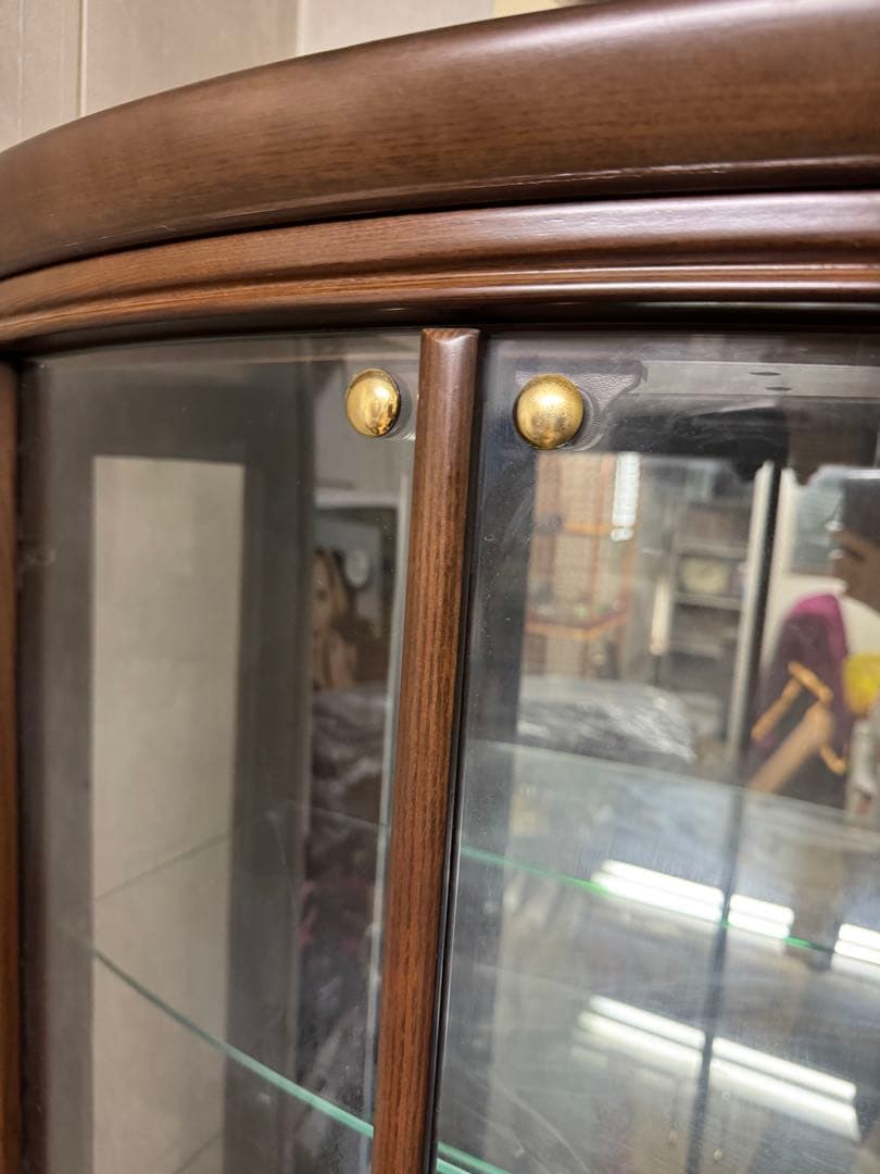 ファニテリアマキ　ダウンライト付　ガラス２枚扉キュリオケース　キャビネット