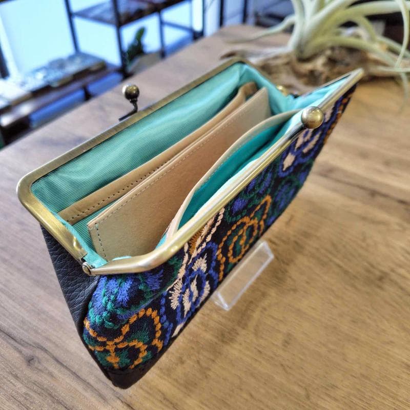 ミナペルホネン/本革　blemenブルーメン/がま口長財布薄型①