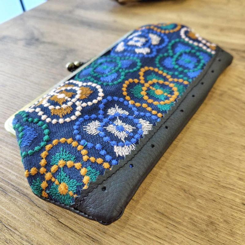 ミナペルホネン/本革　blemenブルーメン/がま口長財布薄型①