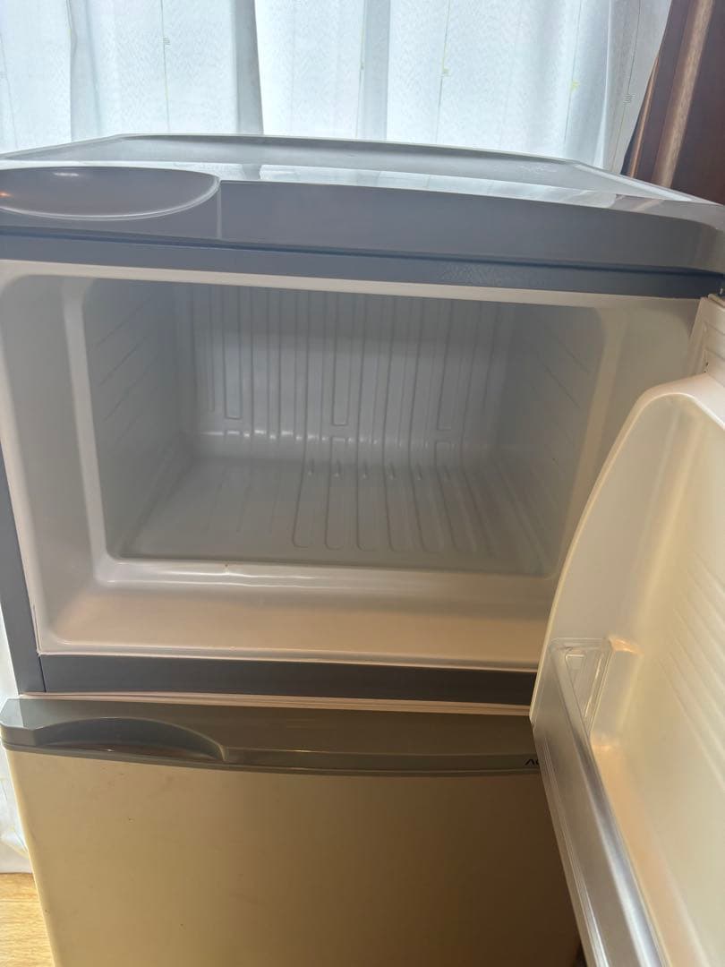 AQUA シルバー冷凍冷蔵庫 上開き 3棚　(ハイアール)