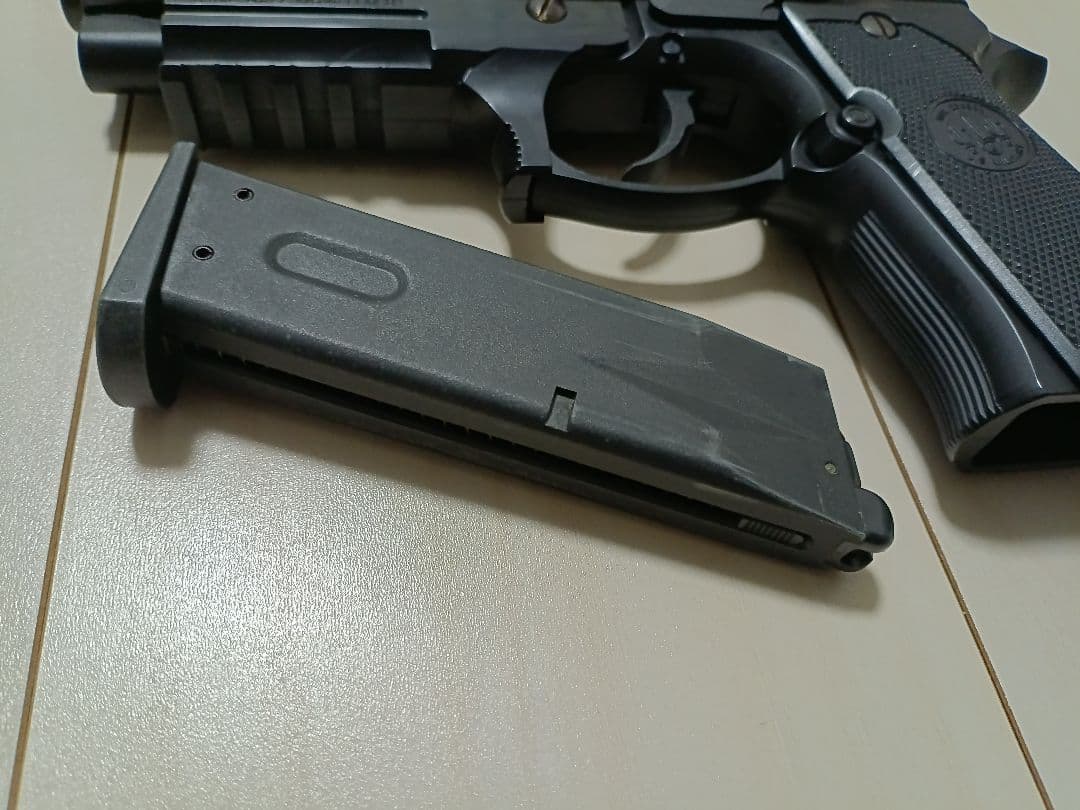 【中古品】東京マルイ ガスガン「M92Fミリタリーモデル」＋アンダーレール装備