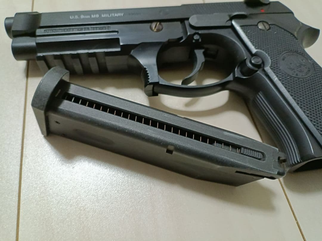 【中古品】東京マルイ ガスガン「M92Fミリタリーモデル」＋アンダーレール装備